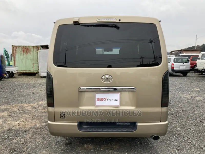 Toyota HiAce 2007 Gold