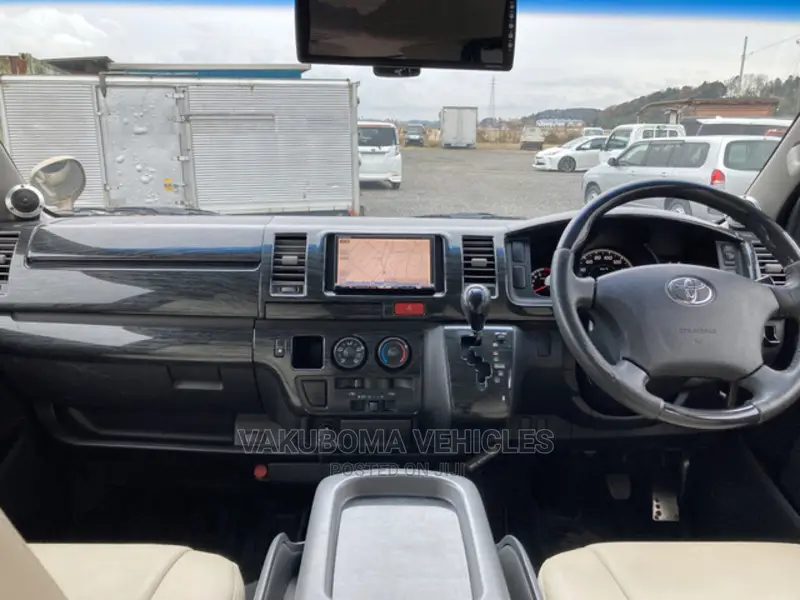Toyota HiAce 2007 Gold