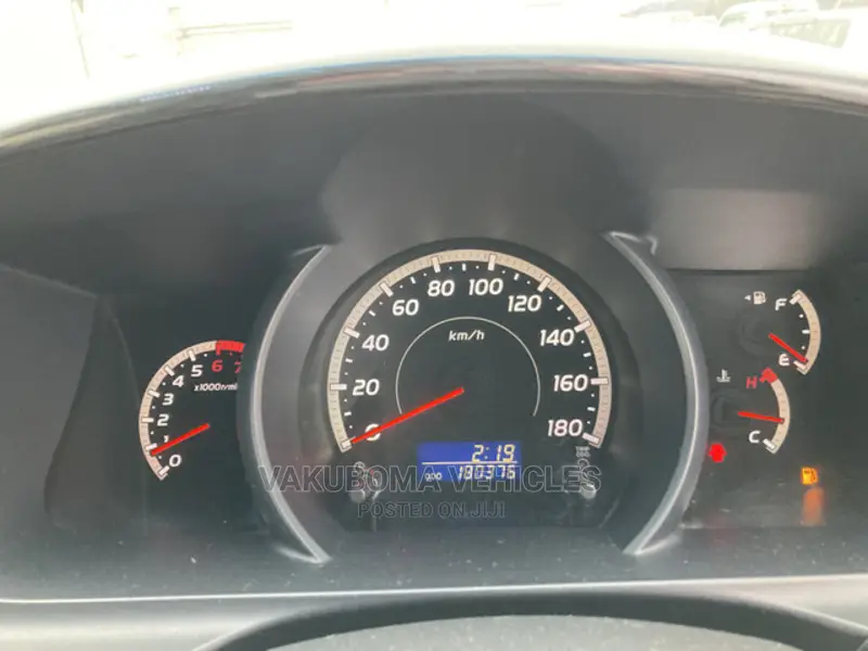 Toyota HiAce 2007 Gold