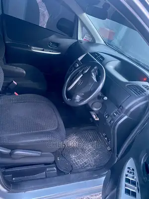 Toyota Ractis 2010 Silver