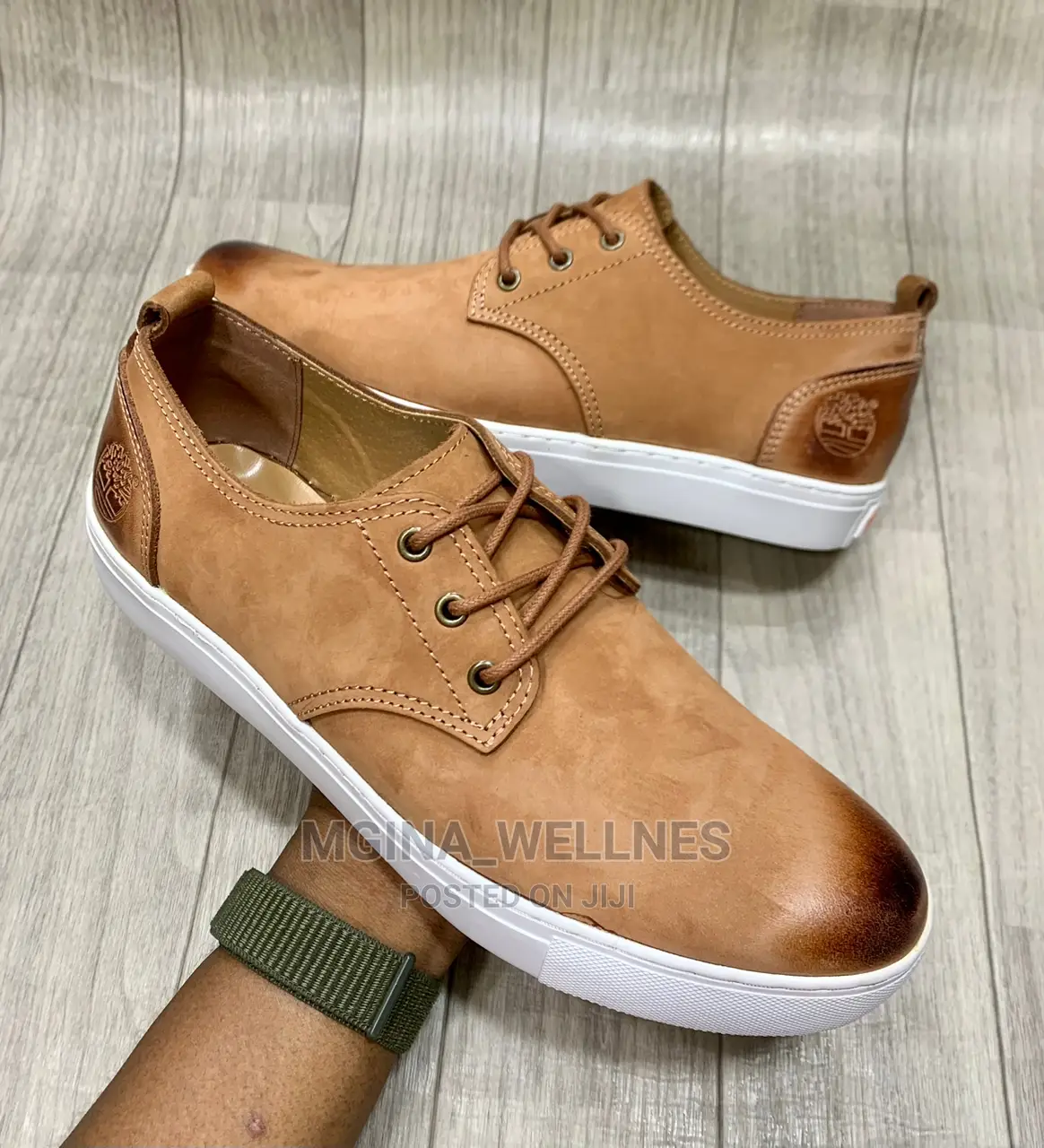 Clark Lowcut Shoe