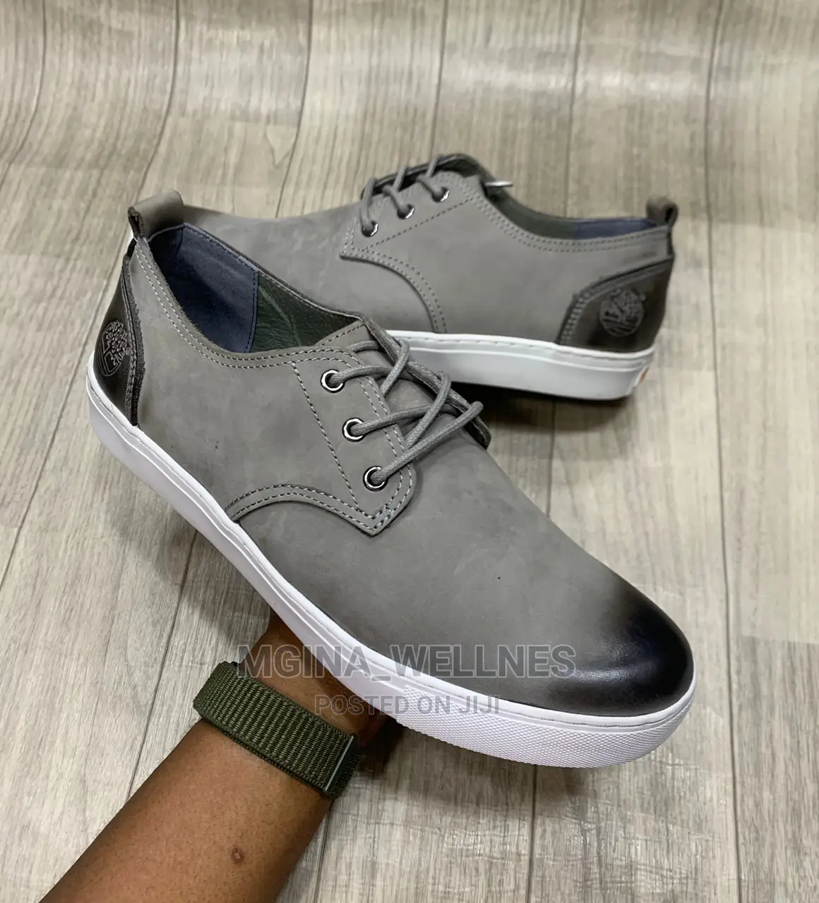 Clark Lowcut Shoe