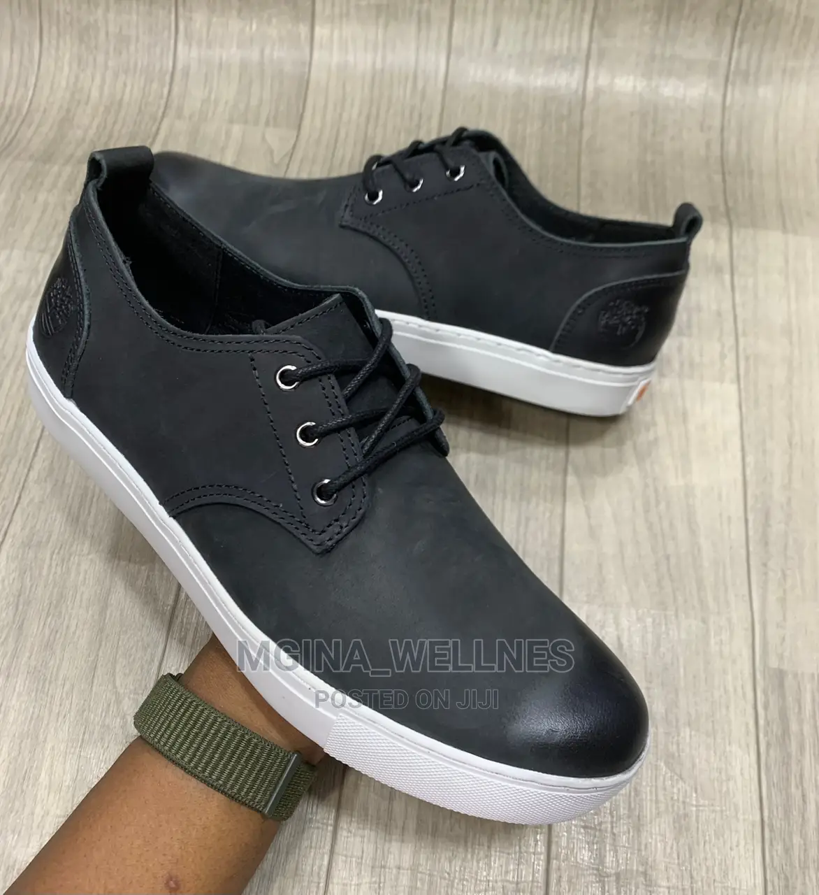 Clark Lowcut Shoe