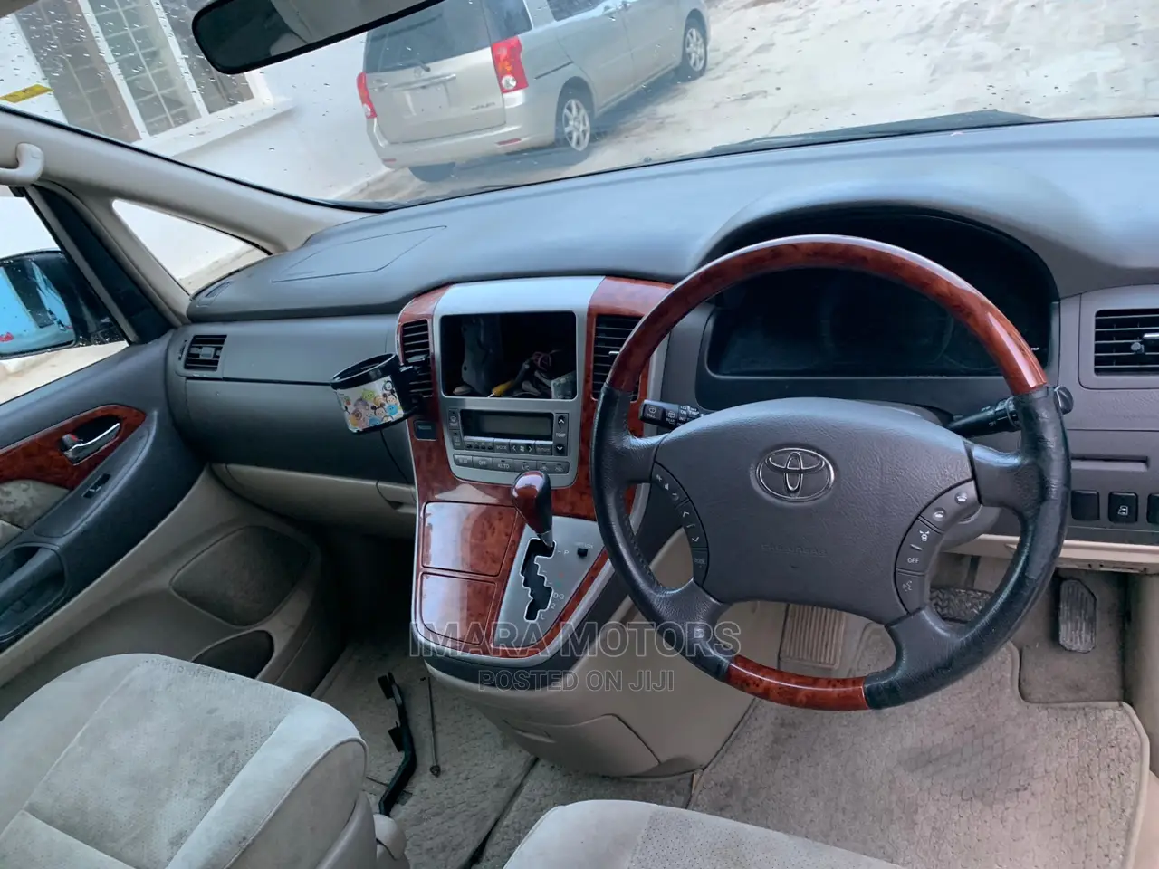 Toyota Alphard 2004