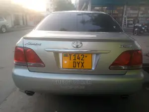 Toyota Crown 2004 Silver