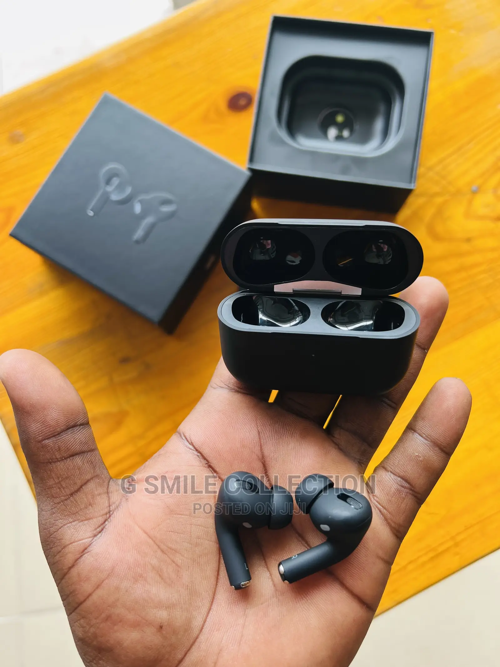 Black Airpods Pro