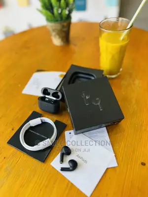 Black Airpods 3