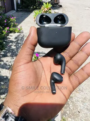 Black Airpods 3
