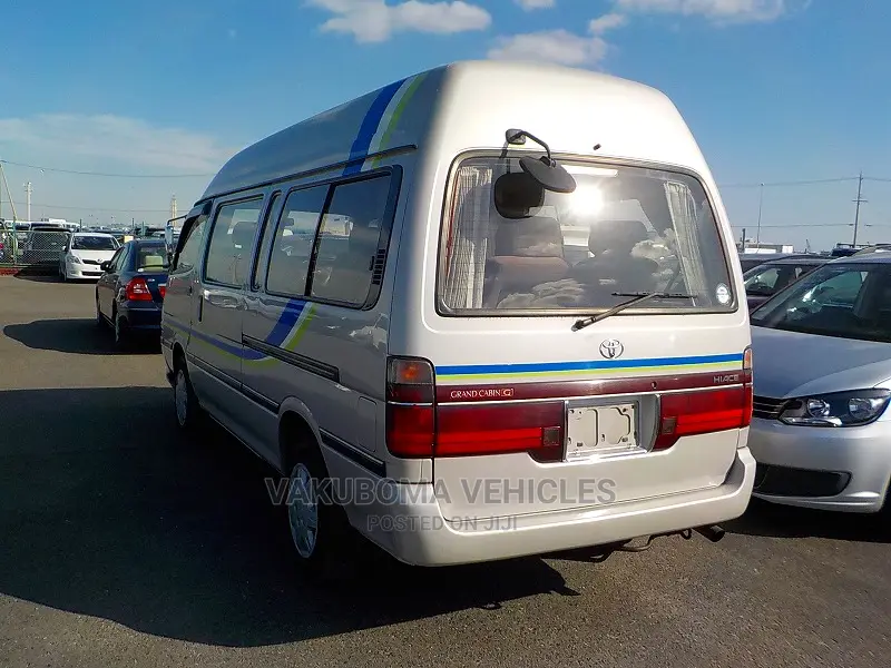 Toyota HiAce 2002 Grey