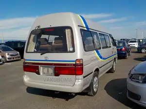 Toyota HiAce 2002 Grey