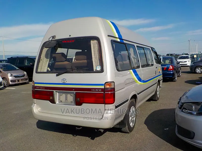 Toyota HiAce 2002 Grey