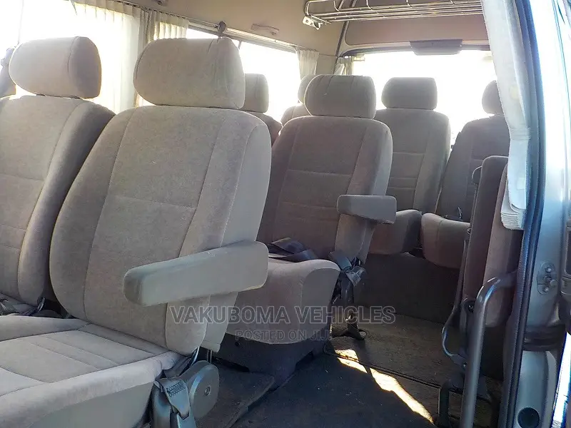 Toyota HiAce 2002 Grey
