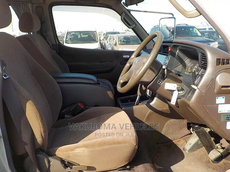 Toyota HiAce 2002 Grey
