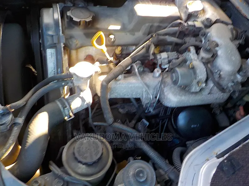 Toyota HiAce 2002 Grey