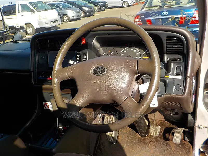 Toyota HiAce 2002 Grey