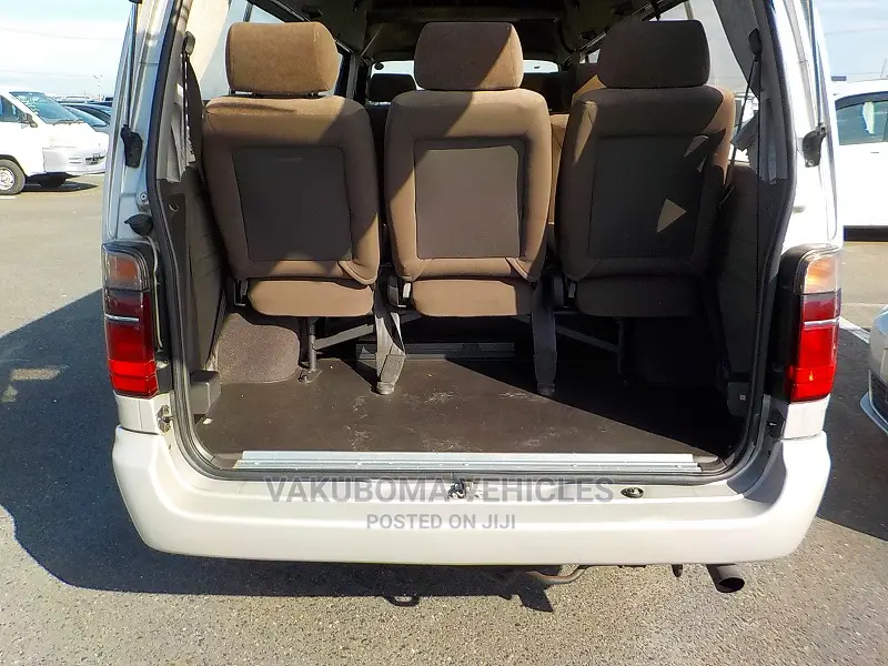 Toyota HiAce 2002 Grey