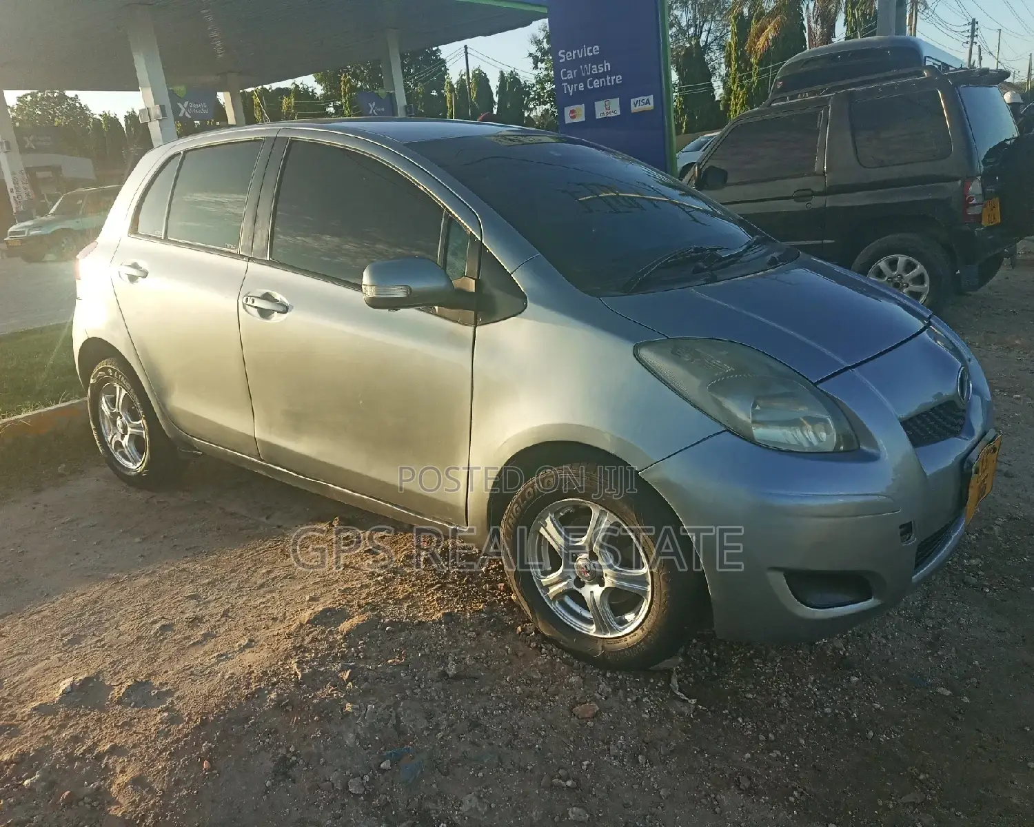 Toyota Vitz 2010 Gray
