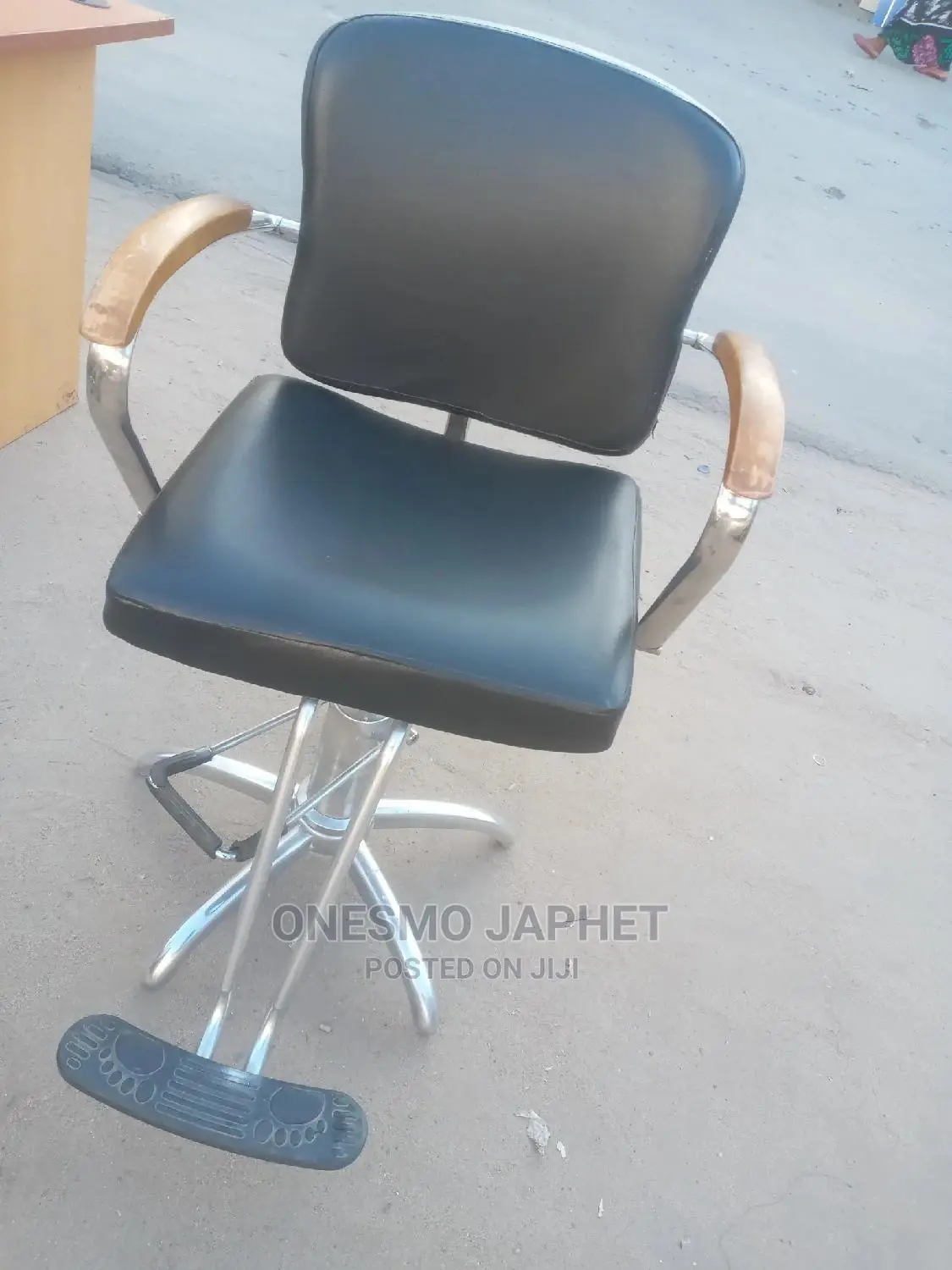 Saloon Chair