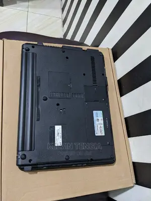 Laptop HP Compaq Presario CQ56 4GB Intel Core 2 Duo HDD 320GB