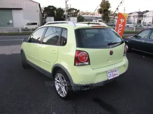 Volkswagen Polo 2008 Green