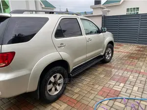 Toyota Fortuner 2005 Silver