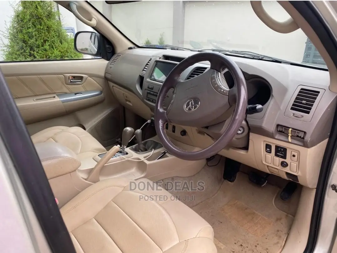 Toyota Fortuner 2005 Silver