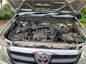 Toyota Fortuner 2005 Silver