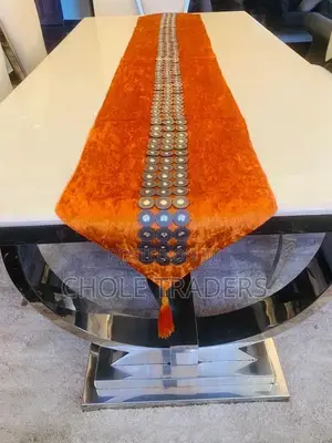 Table Runner Length Size: 210cm