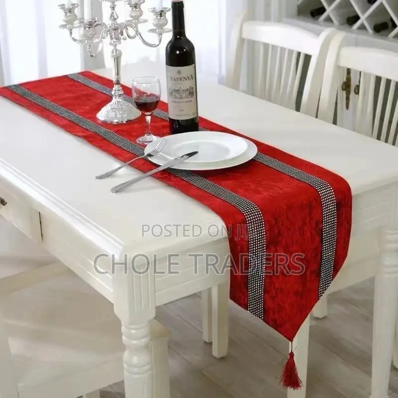 Table Runner Length Size: 210cm