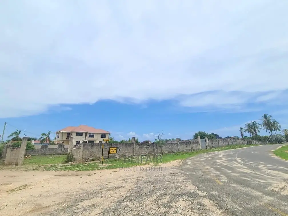 Kiwanja Kizuri Kinauzwa Ununio Beach