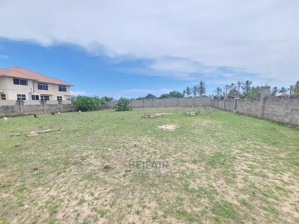 Kiwanja Kizuri Kinauzwa Ununio Beach