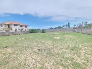 Kiwanja Kizuri Kinauzwa Ununio Beach