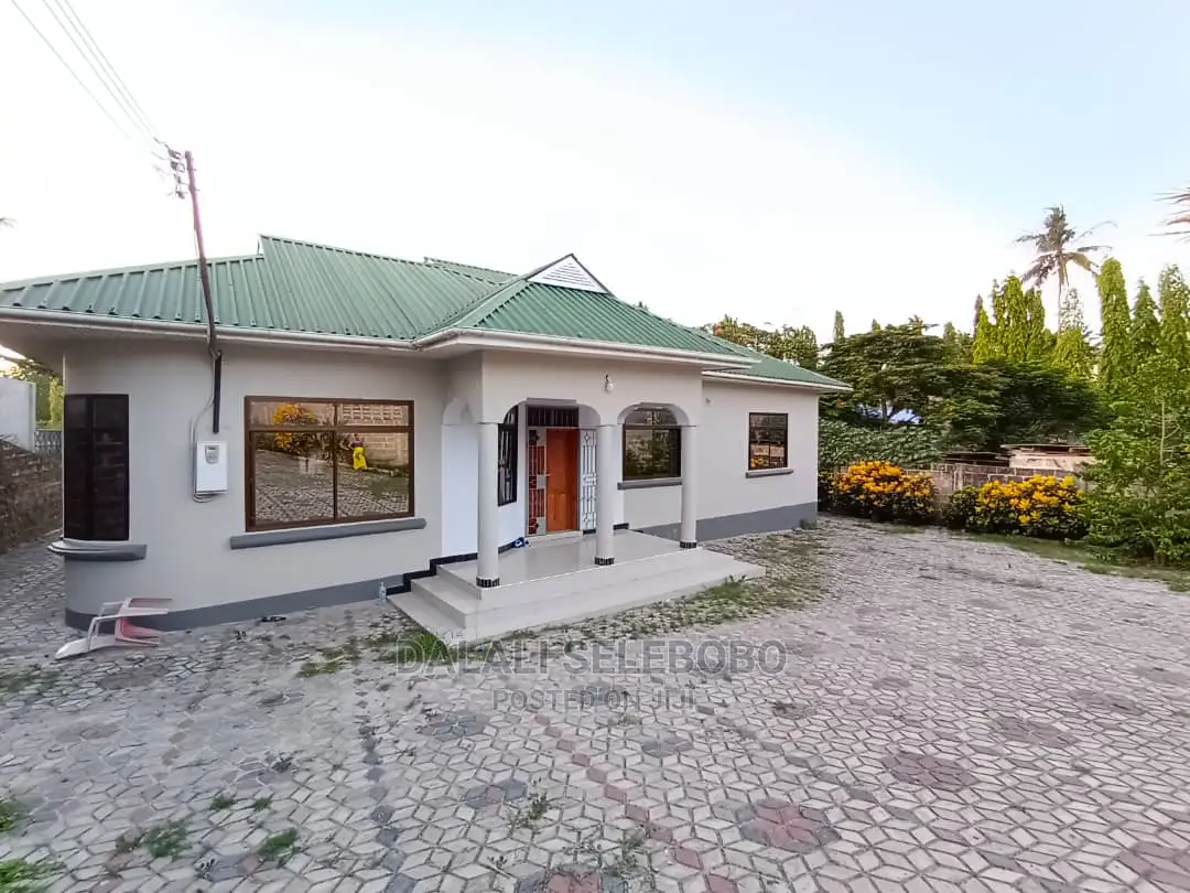 3bdrm Farm House in Kimara Stop Over, Kinondoni for Rent
