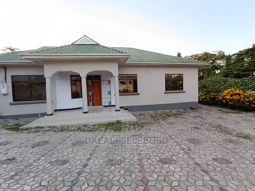 3bdrm Farm House in Kimara Stop Over, Kinondoni for Rent