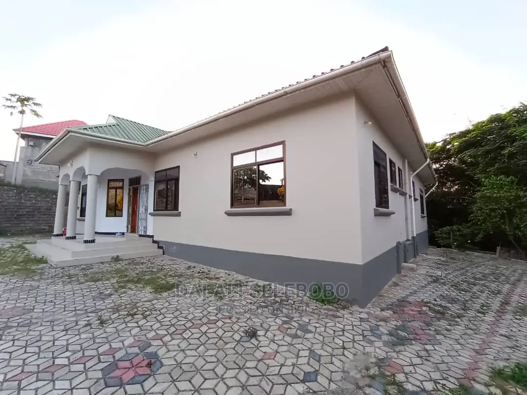 3bdrm Farm House in Kimara Stop Over, Kinondoni for Rent