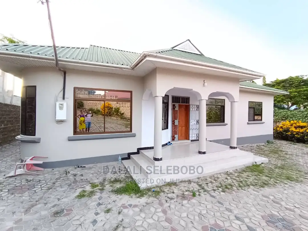 3bdrm Farm House in Kimara Stop Over, Kinondoni for Rent
