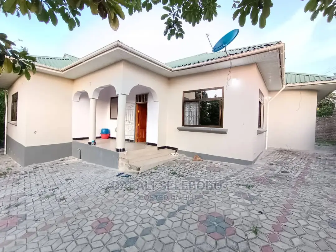 3bdrm Farm House in Kimara Stop Over, Kinondoni for Rent
