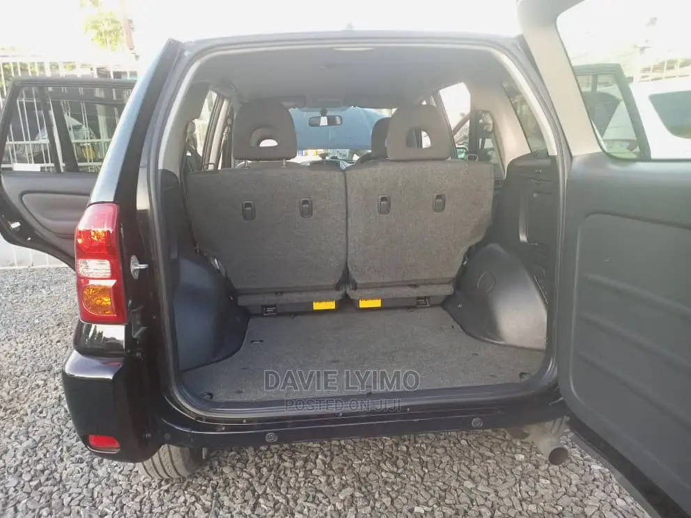 Toyota RAV4 1.8 2005 Black