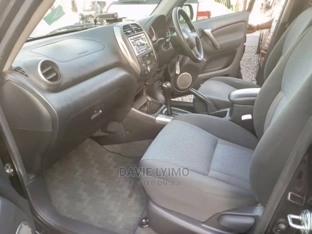Toyota RAV4 1.8 2005 Black