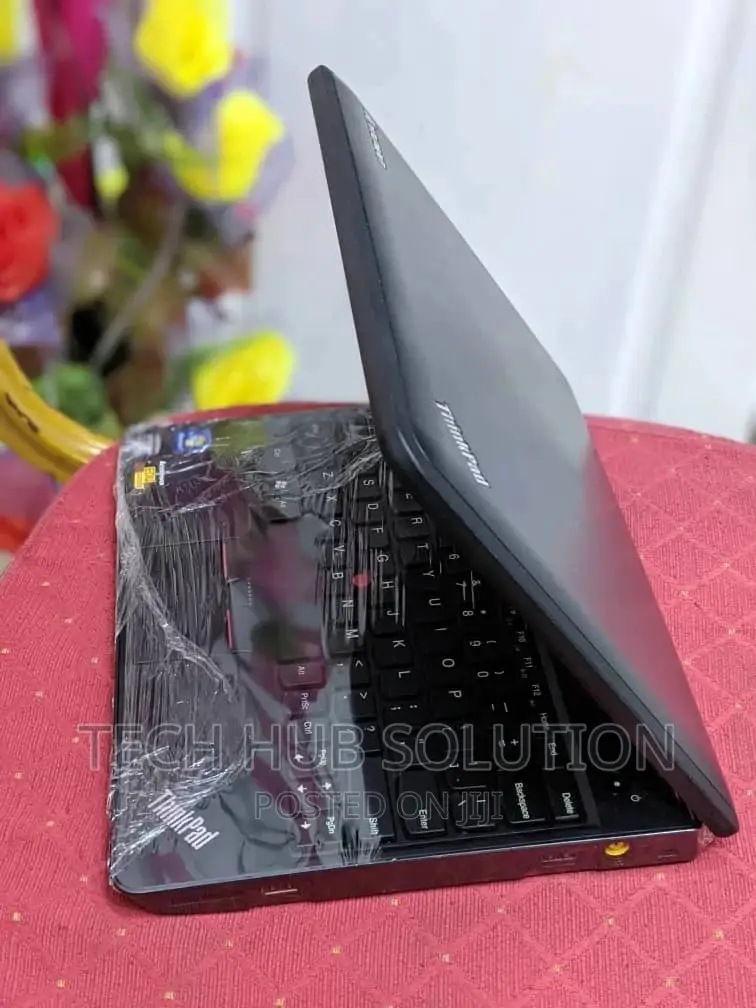 New Laptop Lenovo ThinkPad X130e 4GB Intel SSD 500GB
