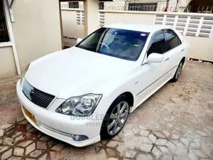 Toyota Crown 2004 White