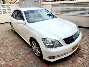 Toyota Crown 2004 White