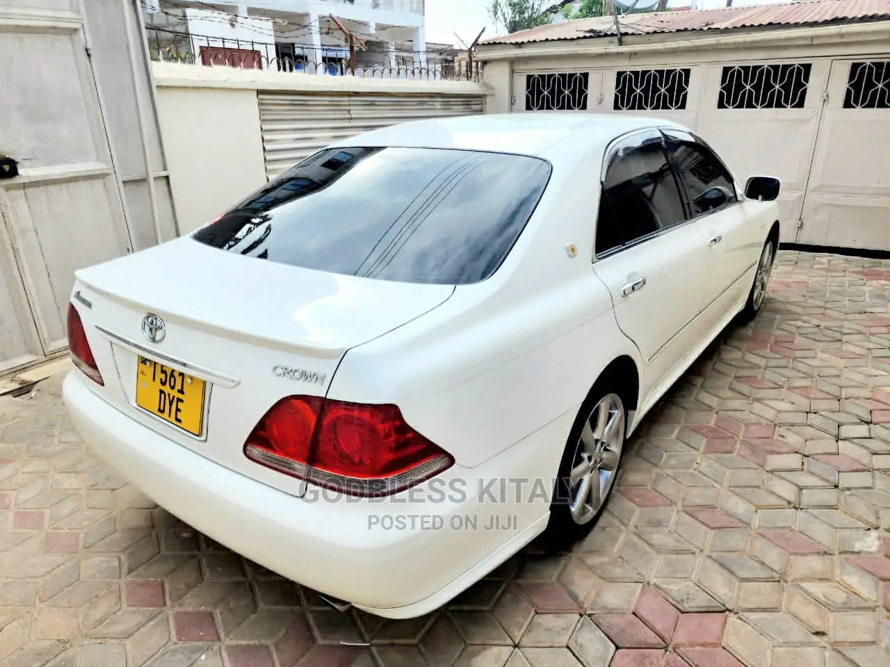 Toyota Crown 2004 White