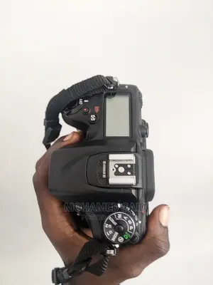 Nikon 7100