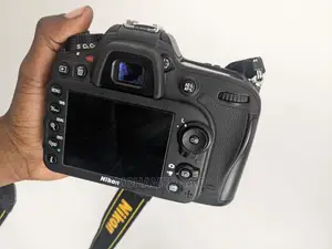 Nikon 7100