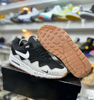 Airmax Black White