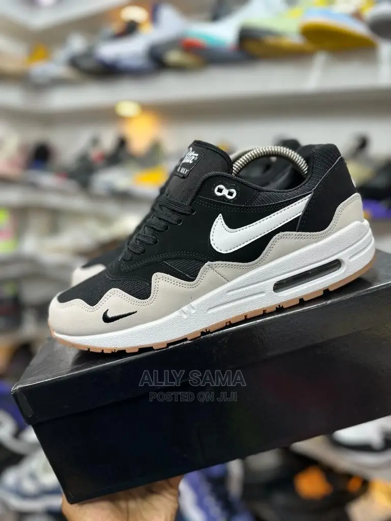 Airmax Black White