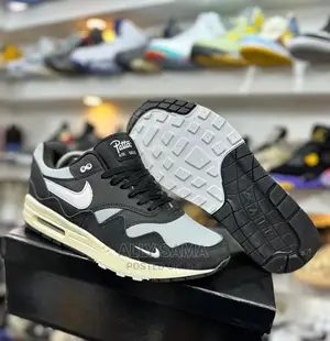 Airmax Black White
