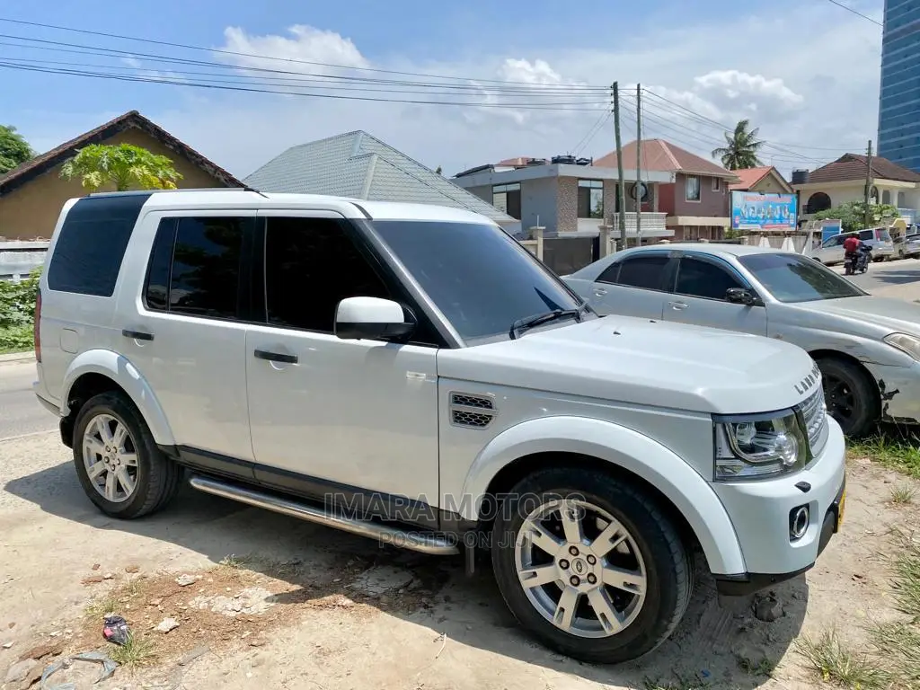 Land Rover Discovery 2012 White
