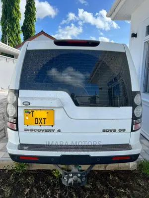 Land Rover Discovery 2012 White